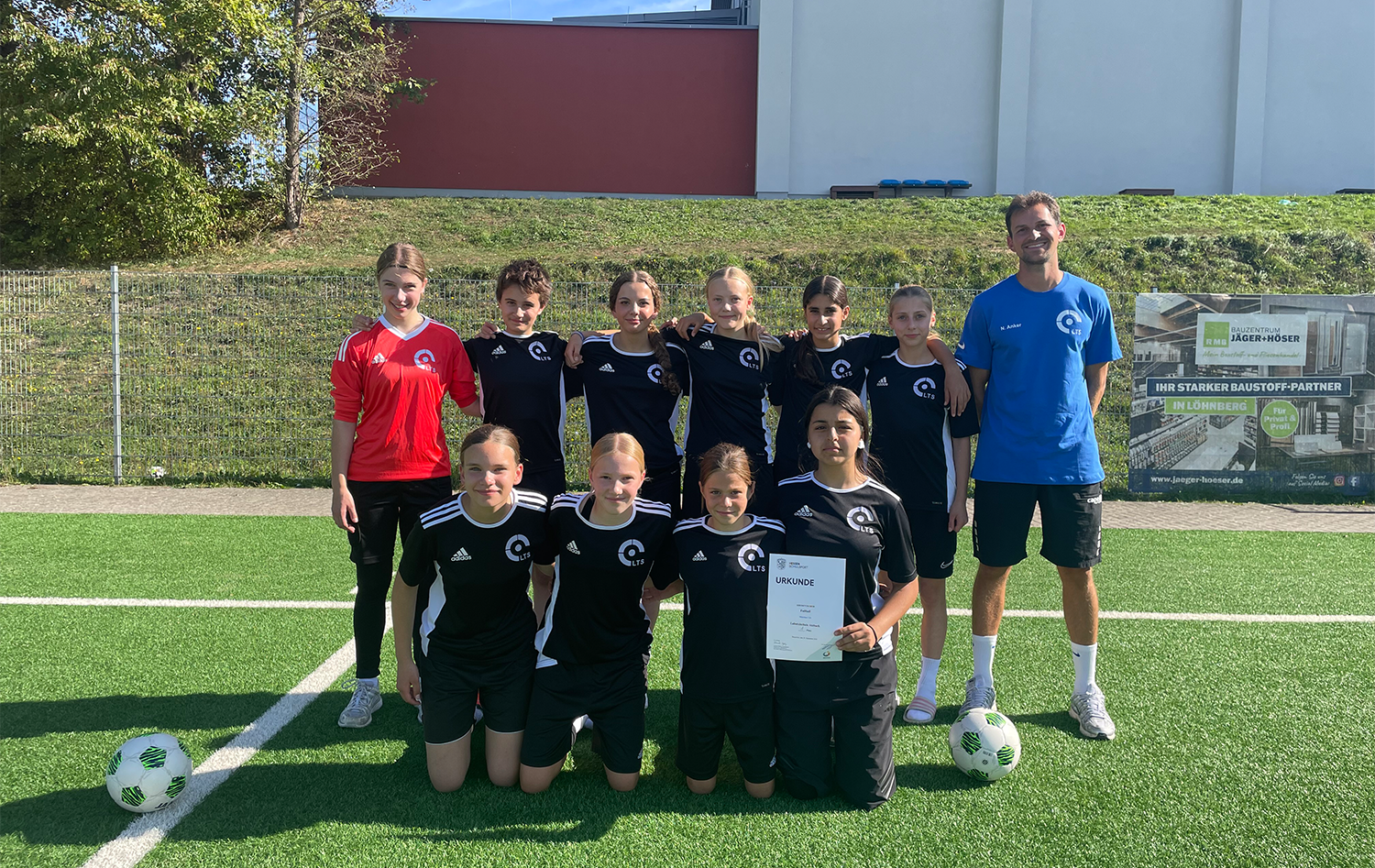 LTS-Fußballerinnen holen Platz 1 beim Kreisentscheid